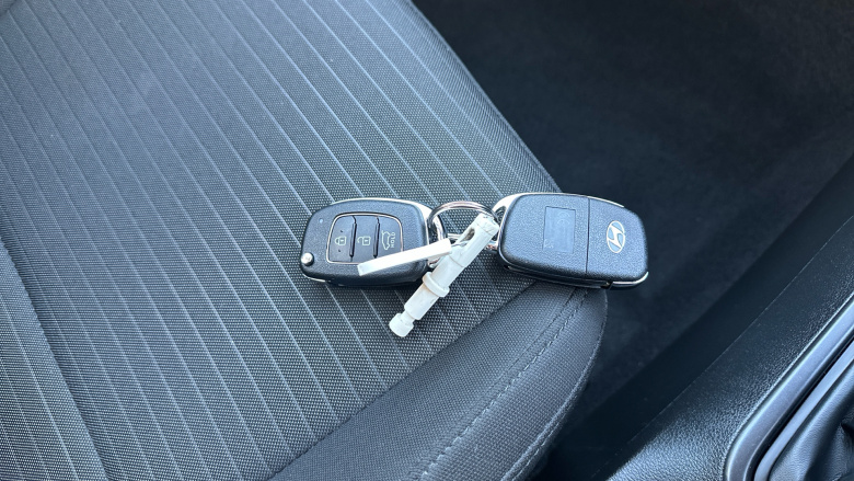 Hyundai i20 1.0T GDi 48V MHD SE Connect 5dr Petrol Hatchback